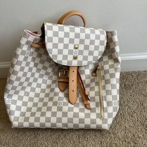 💕Faux Louis Vuitton in GREAT condition.